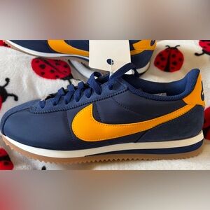 Nike Cortez Textile Vintage Michigan TXT DZ2795-403 Womens Size 9 NEW